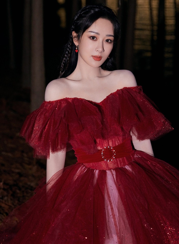 Sự cố tại Met Gala 2022: Nhìn ảnh mỹ nhân U60, fan ruột của Dương Tử lại nhận nhầm thành thần tượng - Ảnh 4. Sự cố tại Met Gala 2022: Nhìn ảnh mỹ nhân U60, fan ruột của Dương Tử lại nhận nhầm thành thần tượng - Ảnh 4.