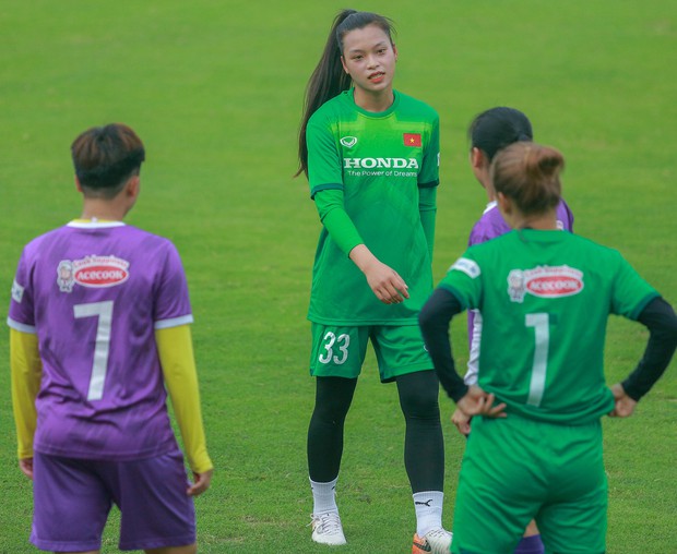 Nhan sắc xinh xắn của tân binh sinh năm 2002 đội tuyển nữ Việt Nam - Ảnh 5.