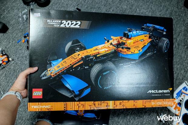 Lần đầu chơi LEGO 1432 mảnh: Mất 10 tiếng mới ghép xong, thành hình xe đua F1 McLaren chân thật từng chi tiết - Ảnh 2.