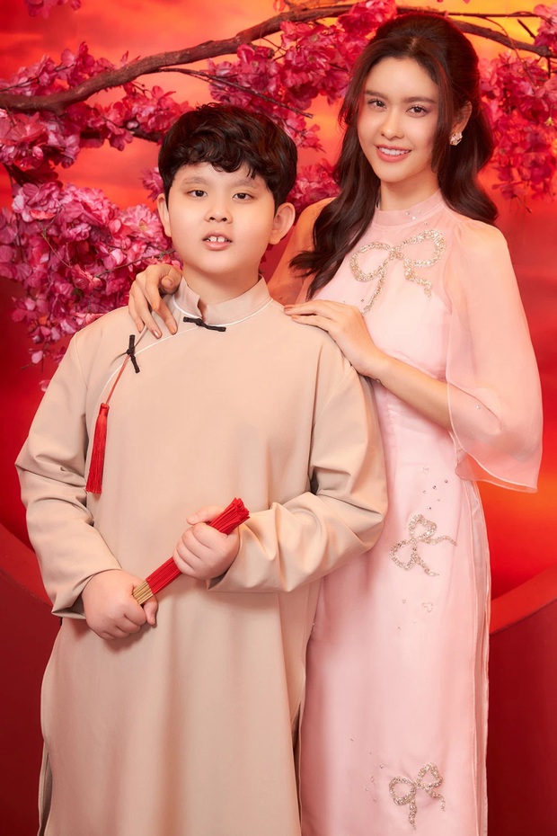 Hội mẹ đơn thân cực phẩm của Vbiz: Hòa Minzy nhan sắc ngày càng lên hương, Phạm Quỳnh Anh mạnh mẽ hơn sau đổ vỡ - Ảnh 11. Hội mẹ đơn thân cực phẩm của Vbiz: Hòa Minzy nhan sắc ngày càng lên hương, Phạm Quỳnh Anh mạnh mẽ hơn sau đổ vỡ - Ảnh 11.