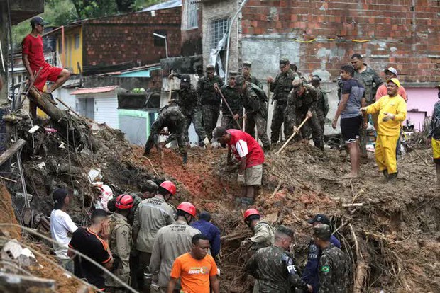 Số nạn nhân tử vong do lũ lụt ở Brazil tăng lên 57 người, hàng nghìn người phải di dời - Ảnh 4.