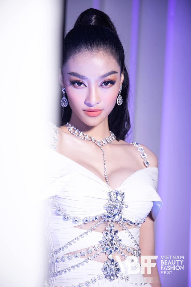 Top 3 Miss World VN 2019: Lương Thùy Linh - Kiều Loan được săn đón, Tường San một con vẫn đẹp mê hồn - Ảnh 8.