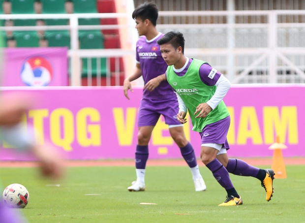 HLV Park Hang-seo: Quang Hải muốn thi đấu trận ngày mai nên tôi gọi lên tuyển - Ảnh 1.