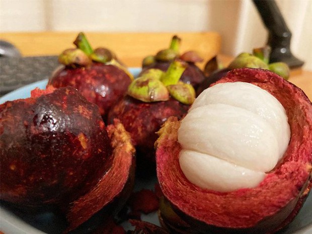 Buy damaged mangosteen, tell you to look at one spot on the peel, make sure that any fruit is delicious - Photo 1.