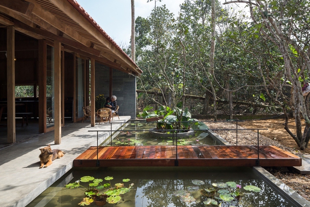 Simple features in a garden house in Hue ancient capital - Photo 1.