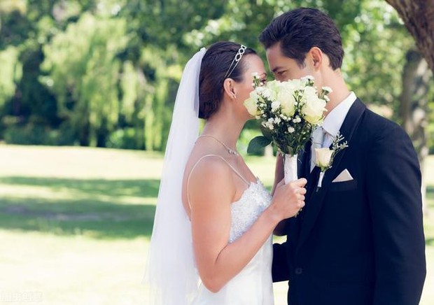 Phụ nữ ở 2 nhóm tuổi này có nguy cơ bị ung thư vú cao nhất, một số dấu hiệu bất thường chị em không nên bỏ qua - Ảnh 3. Phụ nữ ở 2 nhóm tuổi này có nguy cơ bị ung thư vú cao nhất, một số dấu hiệu bất thường chị em không nên bỏ qua - Ảnh 3.
