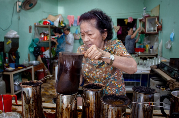 Quán cà phê vợt cuối cùng ở Biên Hòa: Chốn đi về của khách ruột suốt 35 năm - Ảnh 6.