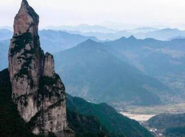 Núi đá thiêng liêng nhất Trung Quốc: Cao gần 1.000m có hình dáng Phật Bà chắp tay, cảnh tượng sau cơn mưa mới thật sự ngỡ ngàng - Ảnh 6.