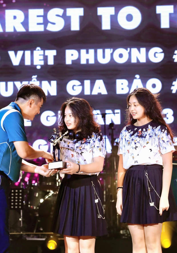 2 tiểu thư Vbiz bất ngờ đạt giải thưởng đánh golf, mẹ siêu mẫu phải ngỡ ngàng thốt lên 1 câu! - Ảnh 2. 2 tiểu thư Vbiz bất ngờ đạt giải thưởng đánh golf, mẹ siêu mẫu phải ngỡ ngàng thốt lên 1 câu! - Ảnh 2.