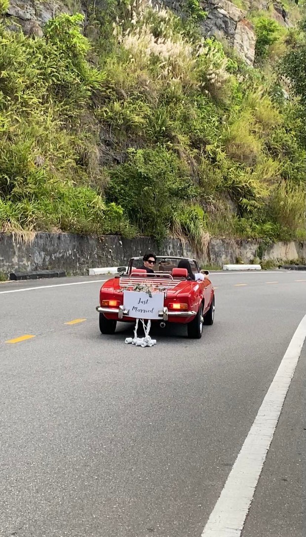 Revealing the romantic moment of Ngo Thanh Van and Huy Tran before G, what do the two do in this convertible?  - Photo 3.