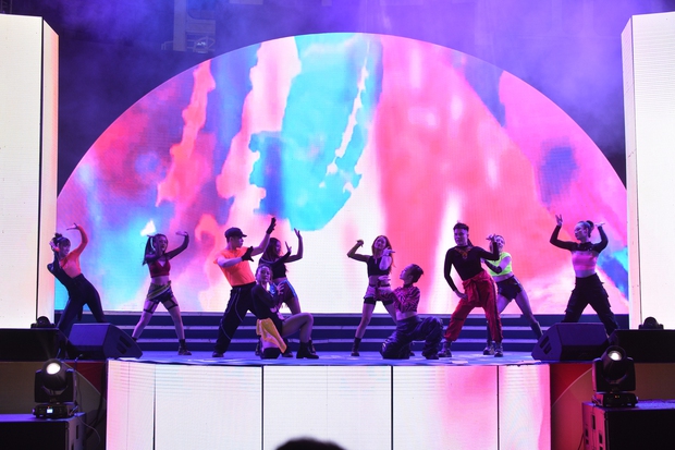 Tưng bừng ngày hội Festival Thanh niên Đông Nam Á chào đón SEA Games 31, “cháy” nhất là đêm gala quy tụ loạt ca sĩ đình đám và đại nhạc hội sinh viên hoành tráng - Ảnh 10.