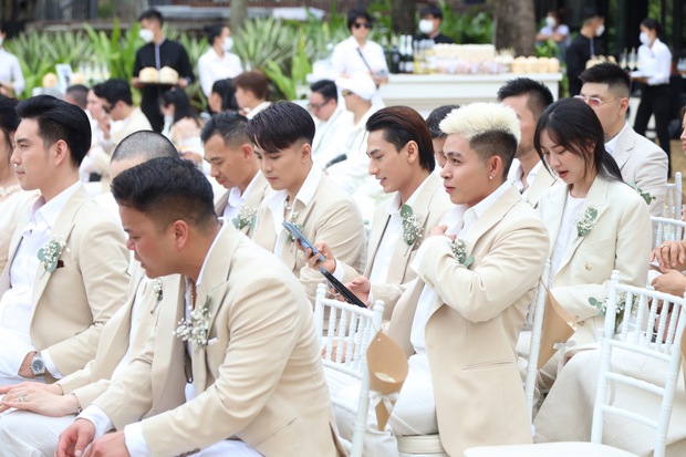 Toàn cảnh đám cưới Ngô Thanh Vân - Huy Trần tại Đà Nẵng: Cô dâu - chú rể phát cả vựa cẩu lương, 1 khoảnh khắc xúc động mạnh! - Ảnh 31. Toàn cảnh đám cưới Ngô Thanh Vân - Huy Trần tại Đà Nẵng: Cô dâu - chú rể phát cả vựa cẩu lương, 1 khoảnh khắc xúc động mạnh! - Ảnh 31.