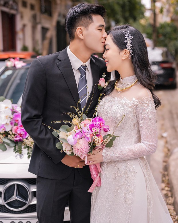 Hội bạn thân Bùi Tiến Dũng - Hà Đức Chinh - Văn Hậu và Quang Hải sau 4 năm lập kỳ tích: Ai cũng phất lên trông thấy, chỉ 1 người chịu lấy vợ! - Ảnh 3. Hội bạn thân Bùi Tiến Dũng - Hà Đức Chinh - Văn Hậu và Quang Hải sau 4 năm lập kỳ tích: Ai cũng phất lên trông thấy, chỉ 1 người chịu lấy vợ! - Ảnh 3.