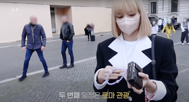 Soi mẫu máy ảnh ruột của Lisa (BLACKPINK), nghe giá mà choáng - Ảnh 2.