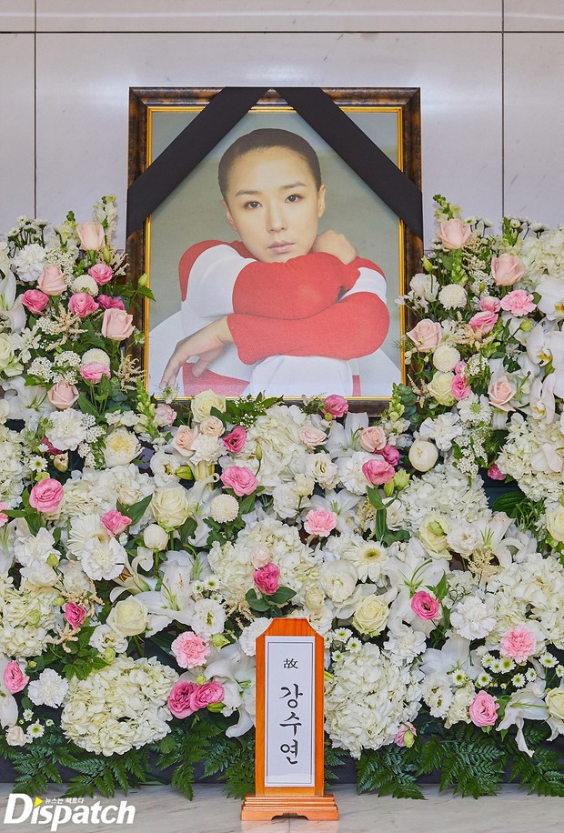 Tang lễ nữ diễn viên đình đám qua đời vì xuất huyết não: Tài tử Lee Byung Hun, Moon Geun Young và dàn sao hạng A đến tiễn đưa, xót xa di ảnh nữ minh tinh - Ảnh 3.
