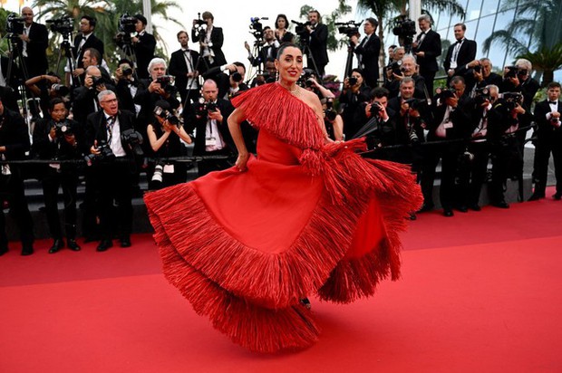 Nhất và Bét trên thảm đỏ Cannes 2022: Hoa hậu đẹp nhất thế giới lại mặc xấu nhất mới tài! - Ảnh 17.