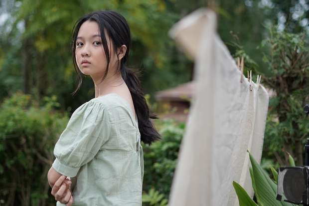 Sao nhí màn ảnh Việt lột xác ở tuổi 17: Visual đẹp mỹ miều, thần thái trong veo như bản sao Kim Yoo Jung - Ảnh 3.