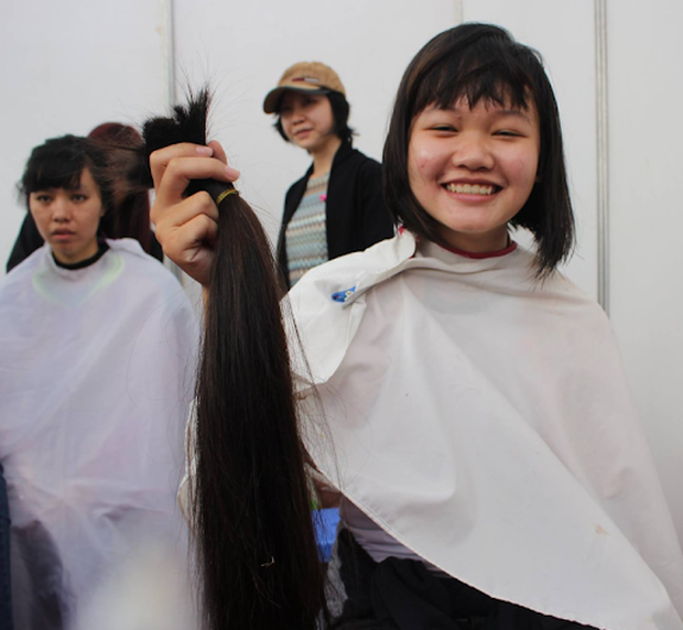 Những người trẻ nuôi tóc 4 năm để cắt phăng đi 1 lần: Tóc quý như tài sản, nhưng sẽ còn đẹp hơn khi mang lại niềm vui cho bệnh nhân ung thư - Ảnh 18.