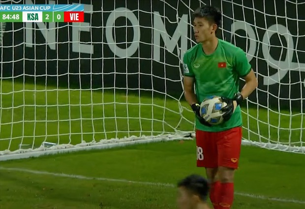 Nhâm Mạnh Dũng, cầu thủ được nhắc tới nhiều nhất sau trận U23 Việt Nam - U23 Saudi Arabia - Ảnh 2.