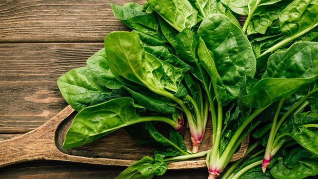 Siêu thực phẩm’ rau chân vịt rất bổ dưỡng nhưng cũng có thể gây nên sỏi thận, giảm hấp thụ canxi - Ảnh 1.