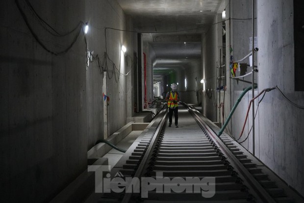 Kẻ gian đột nhập ga metro số 1 TP.HCM lấy cắp nhiều vật tư - Ảnh 2. Kẻ gian đột nhập ga metro số 1 TP.HCM lấy cắp nhiều vật tư - Ảnh 2.