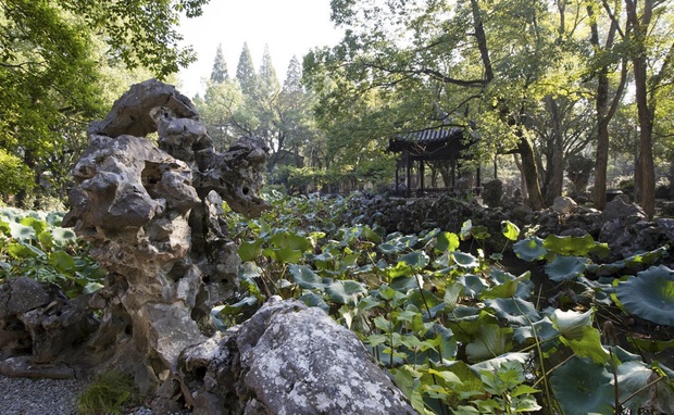 Cổ trấn 800 năm tuổi đẹp nhất nhì vùng sông nước Giang Nam với phong tục đám cưới nước lộng lẫy, dệt hoa mộng cho muôn vàn cô dâu - Ảnh 14.