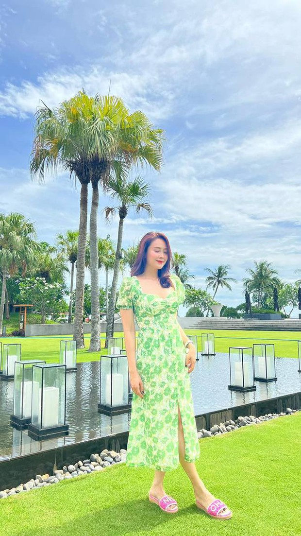 Hồng Diễm tung ảnh tóc dài quyến rũ, tạo hình phim mới còn đẹp hơn Hướng dương ngược nắng - Ảnh 5. Hồng Diễm tung ảnh tóc dài quyến rũ, tạo hình phim mới còn đẹp hơn Hướng dương ngược nắng - Ảnh 5.
