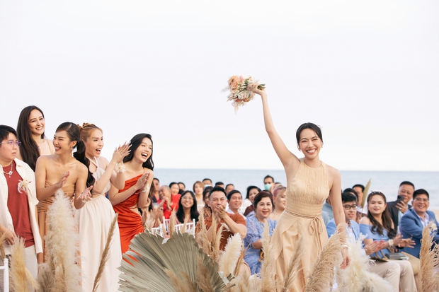Toàn cảnh đám cưới của Minh Hằng và chồng doanh nhân: Lộ diện chú rể, cặp đôi hôn nhau cực ngọt trên lễ đường - Ảnh 46.