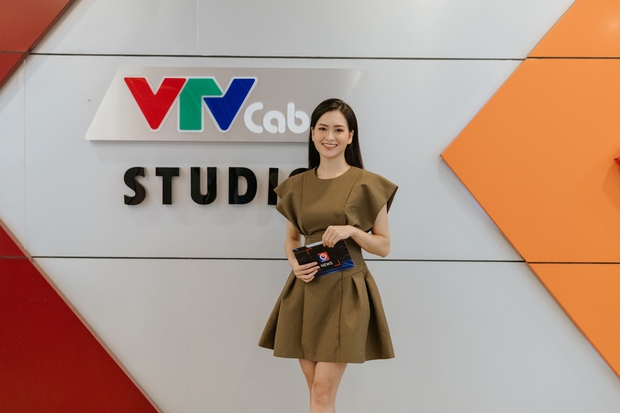 Nhan sắc xinh đẹp của Á khôi Hồng Anh - nữ MC thể thao VTVCab - Ảnh 1.