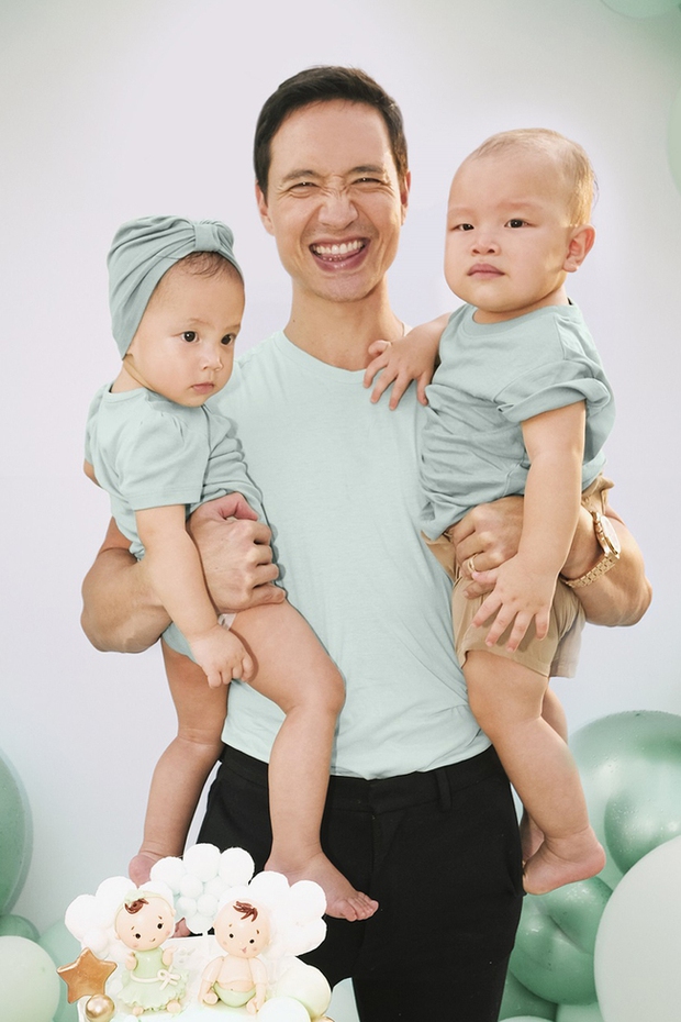 Những ông bố bỉm sữa Vbiz bên ngoài có sự nghiệp, về nhà chăm con giỏi không kém vợ - Ảnh 2. Những ông bố bỉm sữa Vbiz bên ngoài có sự nghiệp, về nhà chăm con giỏi không kém vợ - Ảnh 2.