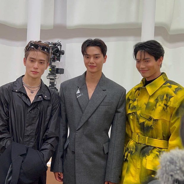 Song Kang và Jaehyun (NCT) chấp ống kính hung thần, ai dè lép vế bên nam thần F4 Thái Lan tại tuần lễ thời trang Milan - Ảnh 15.