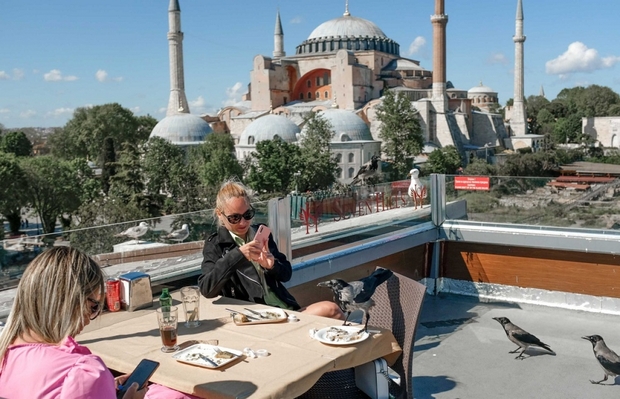 Thổ Nhĩ Kỳ đón 19 triệu khách du lịch trong 6 tháng đầu năm 2022 - Ảnh 1.