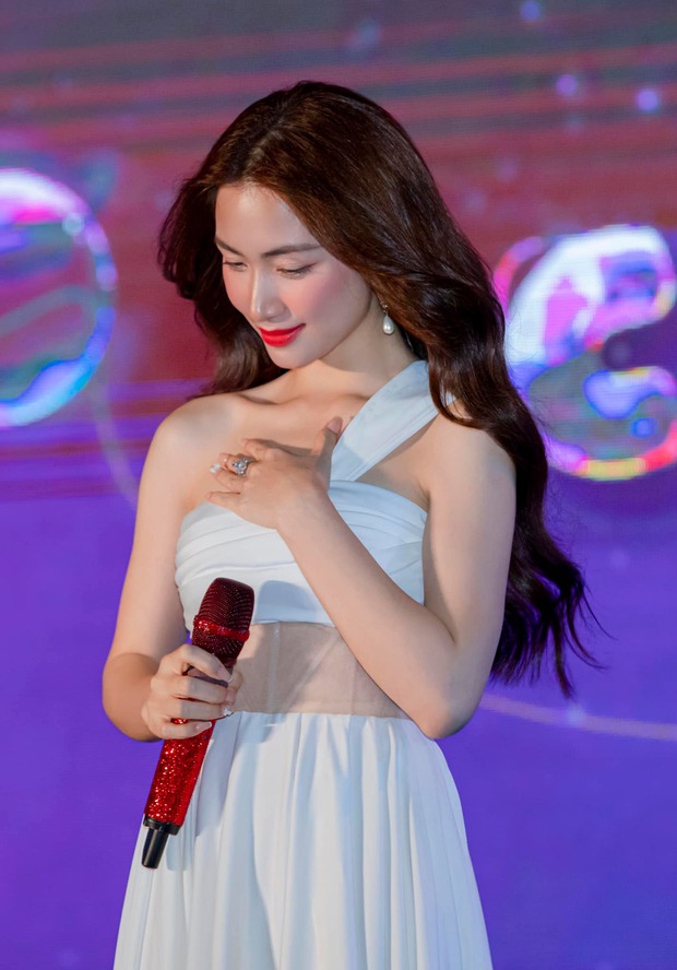 Cuộc sống hiện tại của Hoàng Oanh - Hoà Minzy: Nhan sắc thăng hạng và niềm hạnh phúc bên quý tử! - Ảnh 9. Cuộc sống hiện tại của Hoàng Oanh - Hoà Minzy: Nhan sắc thăng hạng và niềm hạnh phúc bên quý tử! - Ảnh 9.