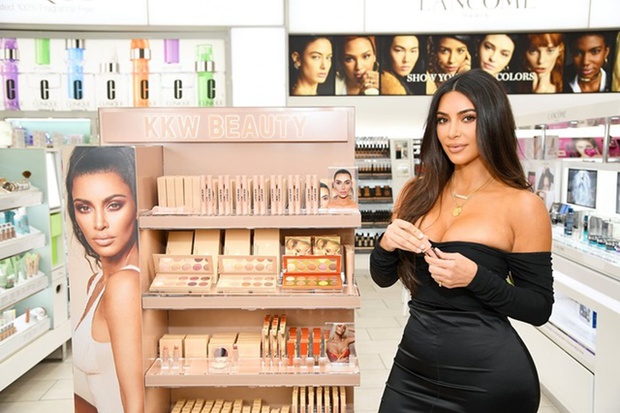 Earning $600 million a year, how did Kim Kardashian build a billion-dollar fortune? - Photo 7.