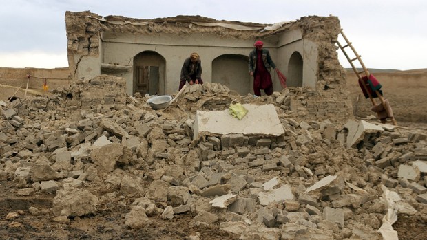 Vụ động đất tại Afghanistan: Ít nhất 1.000 người thiệt mạng, hàng ngàn người bị thương, công tác cứu hộ gặp khó khăn - Ảnh 2.
