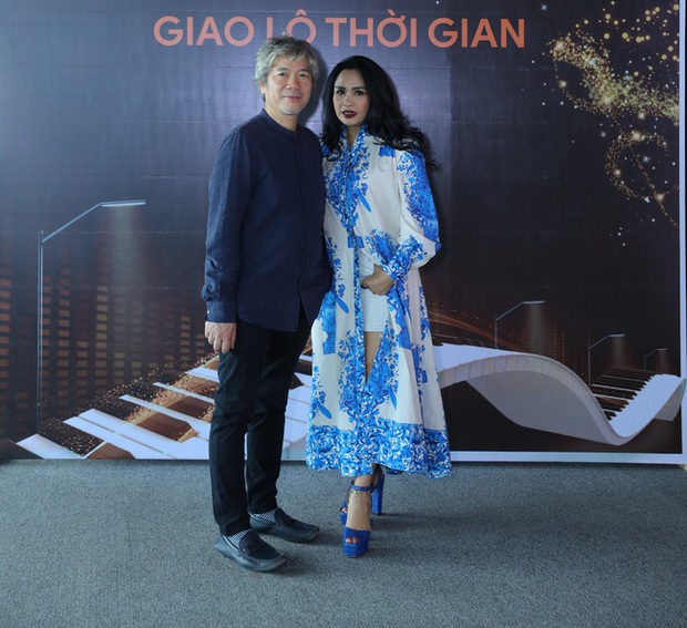 Ông xã bác sĩ hộ tống Thanh Lam đi sự kiện, cả buổi không rời mắt khỏi vợ yêu - Ảnh 4. Ông xã bác sĩ hộ tống Thanh Lam đi sự kiện, cả buổi không rời mắt khỏi vợ yêu - Ảnh 4.
