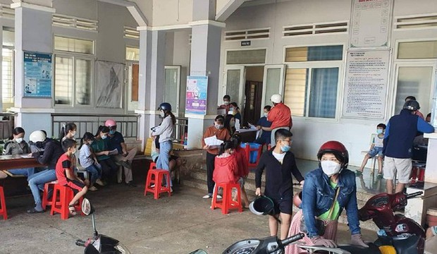 Trạm y tế phường giải trình việc tiêm hai loại vắc xin cho bé gái 10 tuổi - Ảnh 1. Trạm y tế phường giải trình việc tiêm hai loại vắc xin cho bé gái 10 tuổi - Ảnh 1.