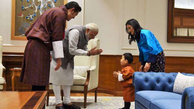 Hoàng hậu Bhutan đón sinh nhật với vẻ đẹp không tuổi, để Hoàng tử Rồng một mình làm nhiệm vụ hoàng gia ở tuổi lên 6 - Ảnh 8.