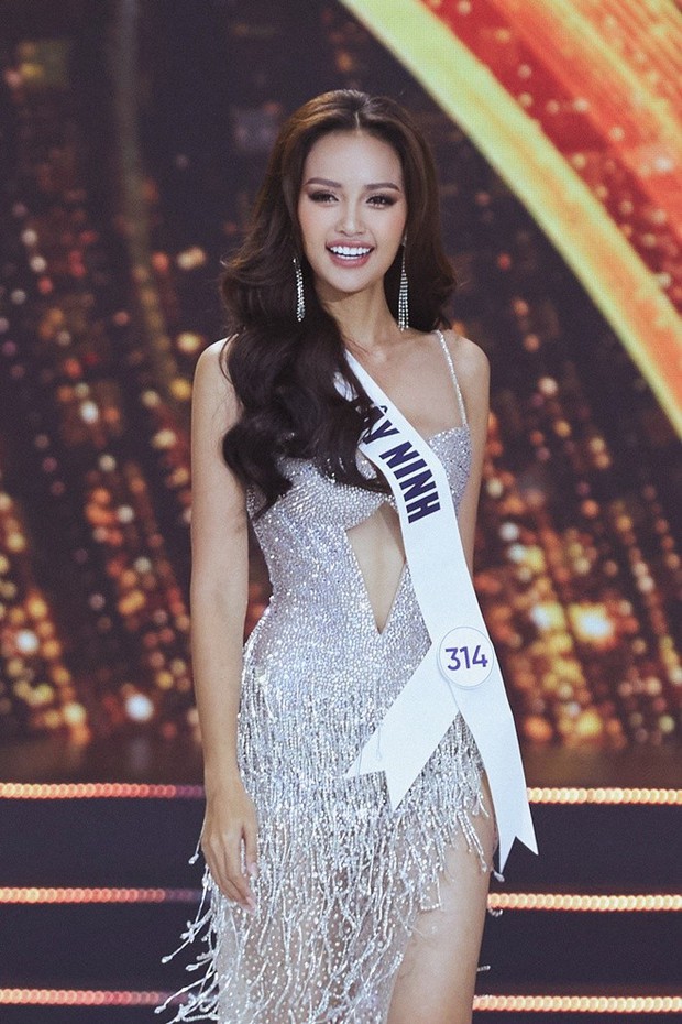 Ngọc Châu đăng quang Hoa hậu Hoàn vũ Việt Nam 2022: Gia cảnh nghèo khó, bố mất sớm vì bạo bệnh - Ảnh 3.