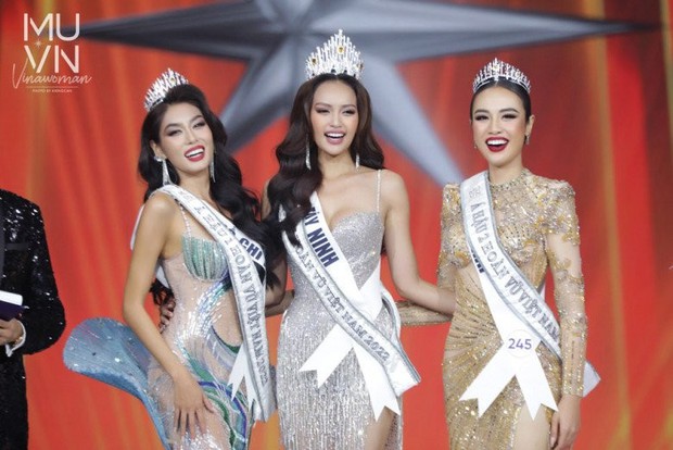 Thời trang đời thường giản dị mà thời thượng của Hoa hậu Ngọc Châu - Ảnh 1.