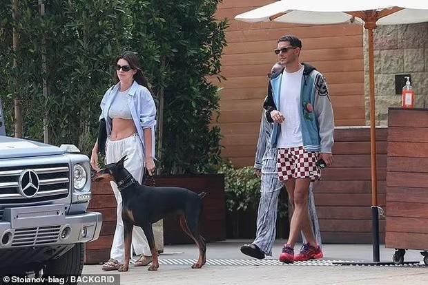 Ảnh khỏa thân của Kendall Jenner gây bão mạng - Ảnh 3.