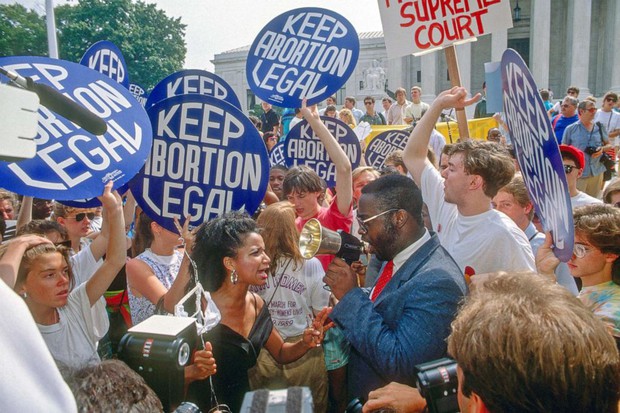 Phán quyết lịch sử về luật cấm phá thai rung chuyển nước Mỹ: Chặng đường dài đầy biến động đến cú đảo ngược gây tranh cãi - Ảnh 15.