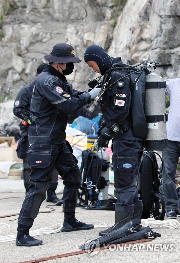 Cả gia đình Hàn Quốc mất tích bí ẩn gần 1 tháng trên đảo xa, cảnh sát đang khẩn trương truy tìm - Ảnh 2.