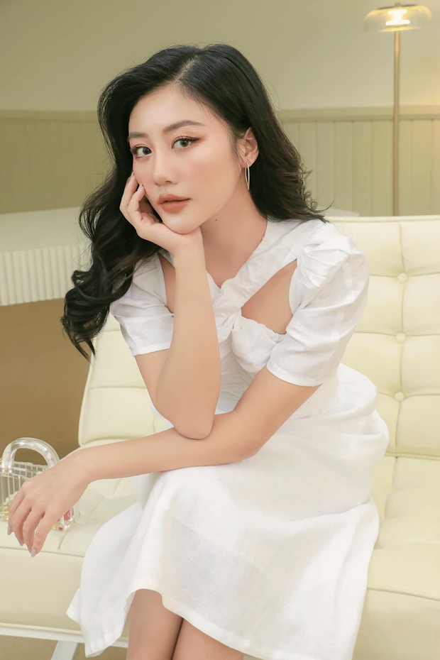 Phỏng vấn Văn Mai Hương: 12 năm làm nghề, lúc nào cũng bị đồn phẫu thuật thẩm mỹ - Ảnh 2. Phỏng vấn Văn Mai Hương: 12 năm làm nghề, lúc nào cũng bị đồn phẫu thuật thẩm mỹ - Ảnh 2.
