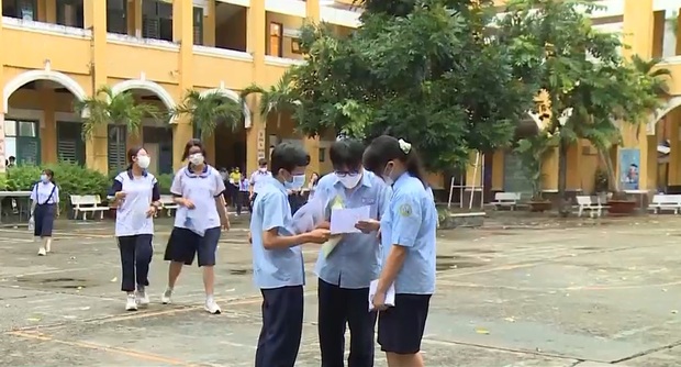 TP Hồ Chí Minh: Nhận định về đề thi và điểm chuẩn vào lớp 10 chuyên, tích hợp - Ảnh 1.