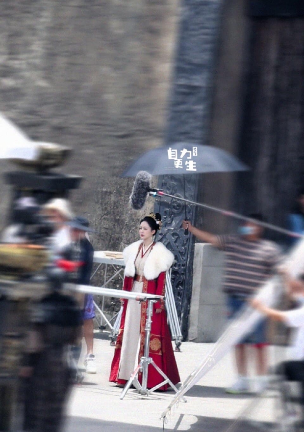 Dương Tử được khen ngợi ở hậu trường phim Trường Tương Tư vì lý do đặc biệt - Ảnh 3.