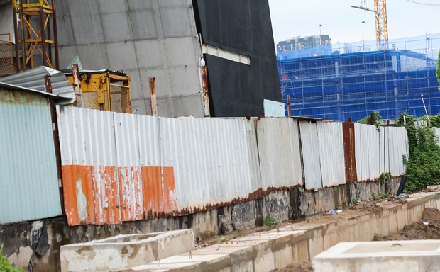 Close-up of the 800 billion VND Exhibition Center, lying alone for many years along the Saigon River - Photo 11. Close-up of the 800 billion VND Exhibition Center, lying alone for many years along the Saigon River - Photo 11.