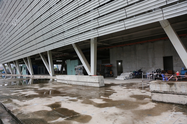 Close-up of the 800 billion VND Exhibition Center, lying alone for many years along the Saigon River - Photo 5. Close-up of the 800 billion VND Exhibition Center, lying alone for many years along the Saigon River - Photo 5.