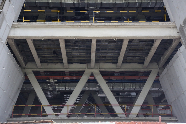 Close-up of the 800 billion VND Exhibition Center, lying alone for many years along the Saigon River - Photo 7. Close-up of the 800 billion VND Exhibition Center, lying alone for many years along the Saigon River - Photo 7.