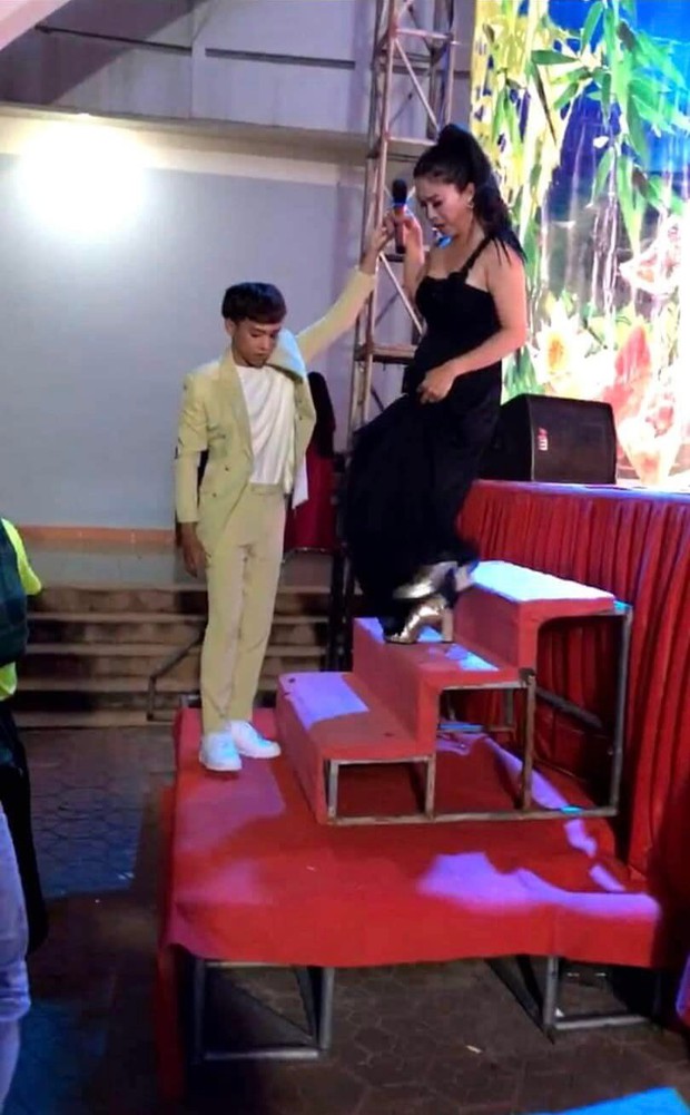 Người qua đường tóm sống cách cư xử của Hồ Văn Cường, ai nấy ngơ ngác vì không như vẻ bề ngoài - Ảnh 2. Người qua đường tóm sống cách cư xử của Hồ Văn Cường, ai nấy ngơ ngác vì không như vẻ bề ngoài - Ảnh 2.